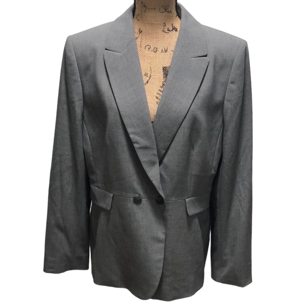 {Tahari} Gray Button Front Blazer